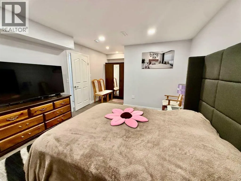 43 Bridlecrest Road SW