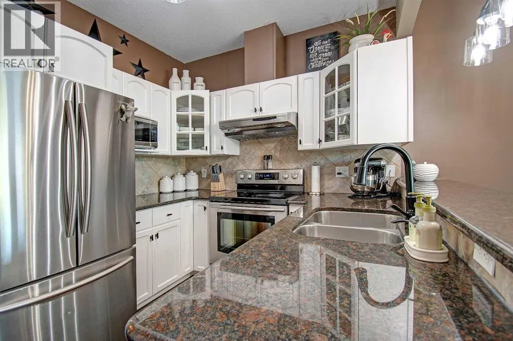 155 Royal Manor NW