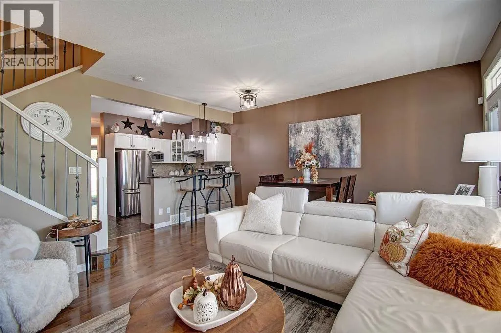 155 Royal Manor NW
