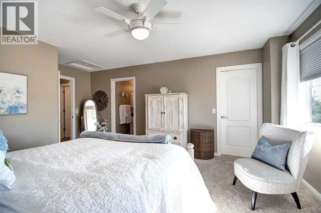 155 Royal Manor NW