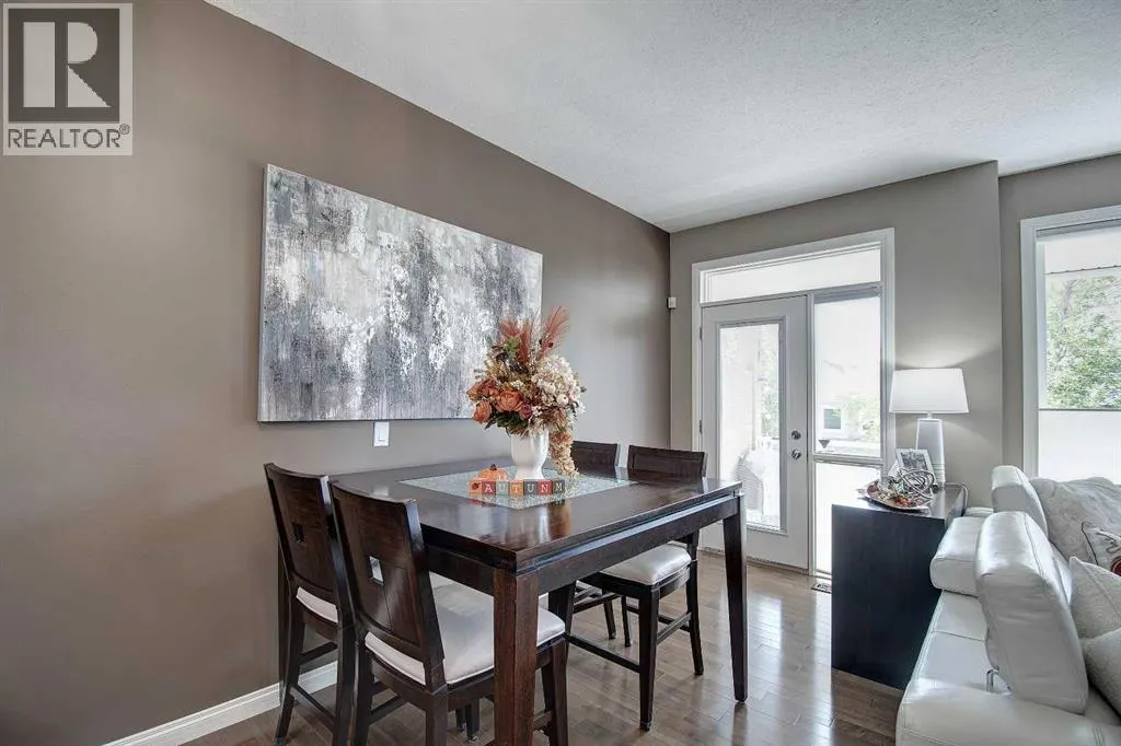 155 Royal Manor NW