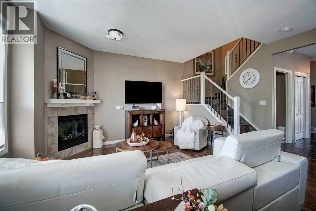 155 Royal Manor NW
