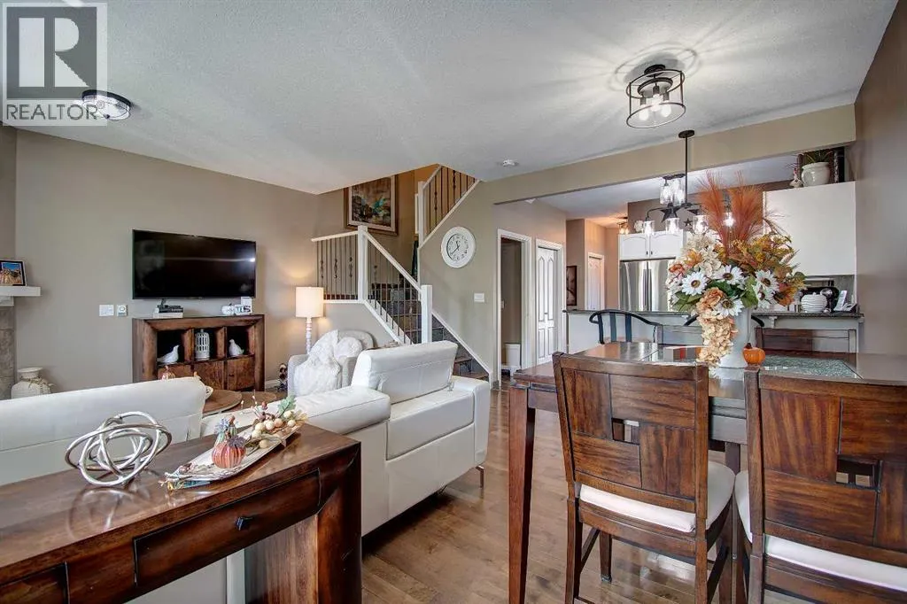 155 Royal Manor NW