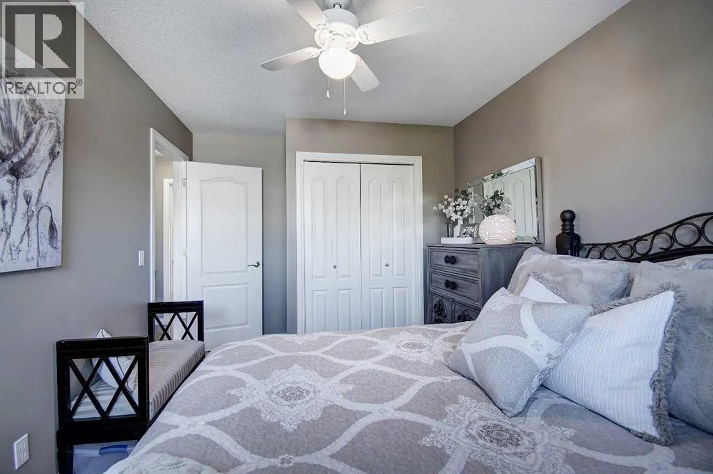 155 Royal Manor NW