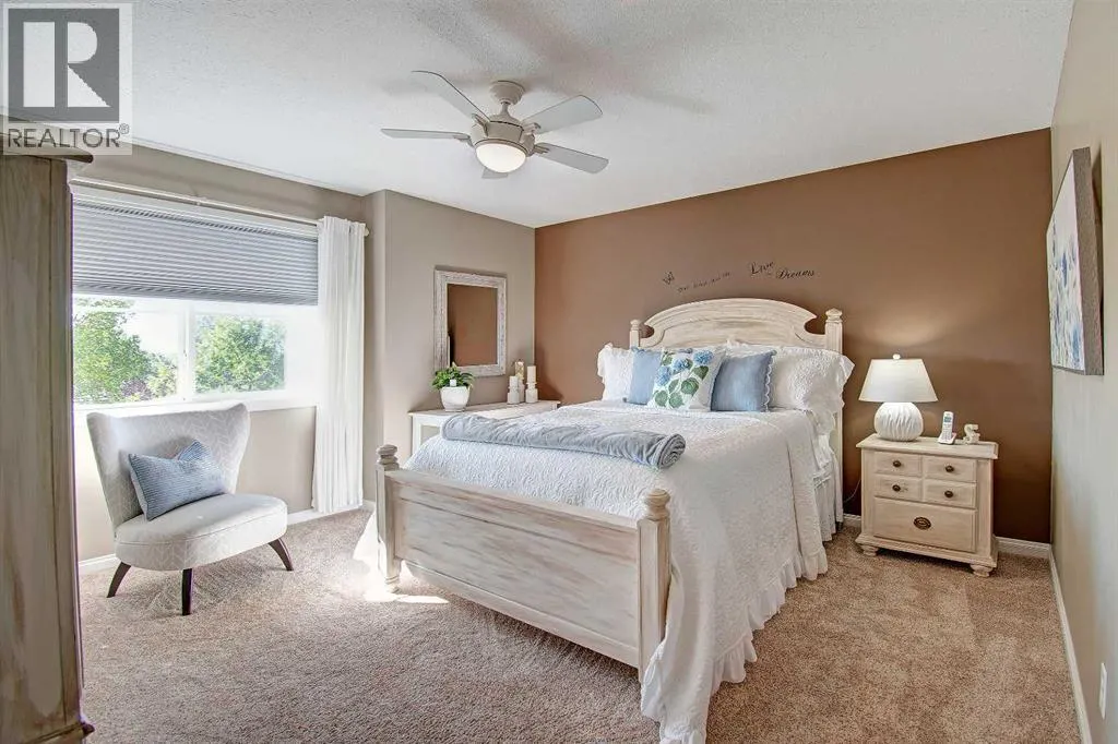 155 Royal Manor NW