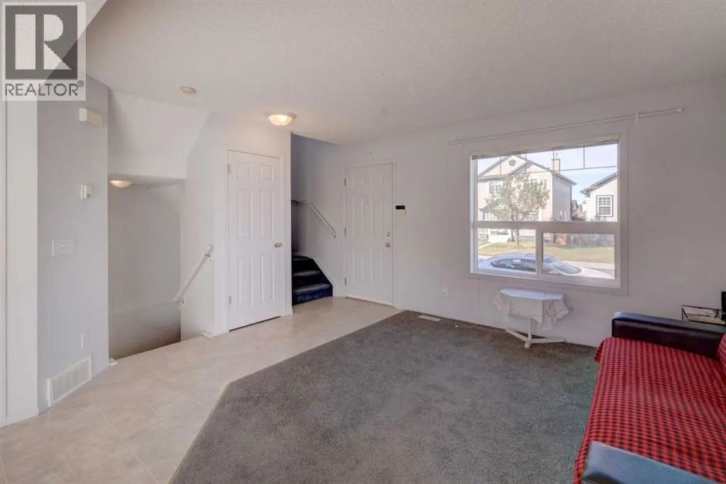 179 Saddlemead Green NE
