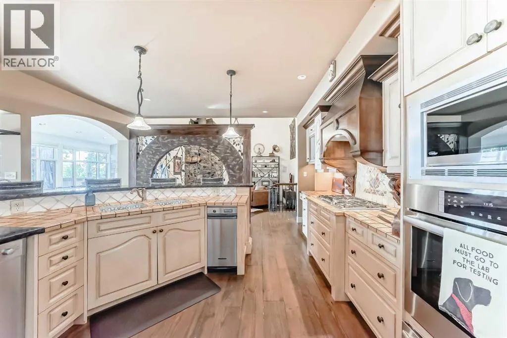 716 West Chestermere Drive