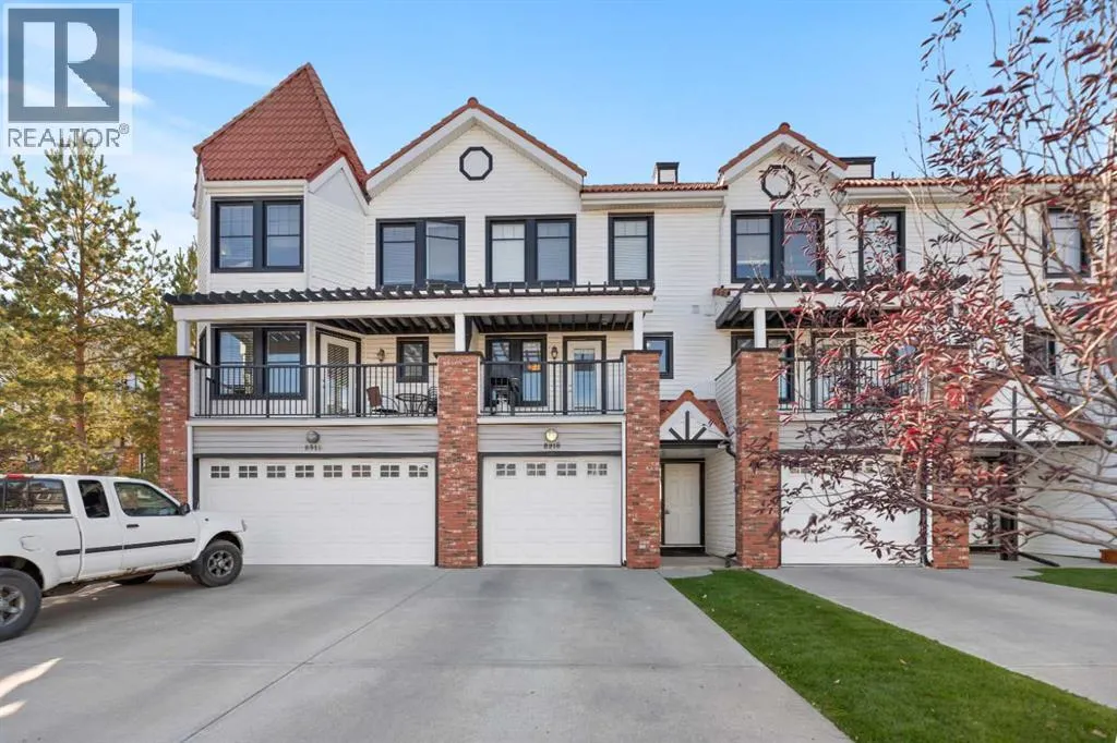 8918 Royal Oak Way NW