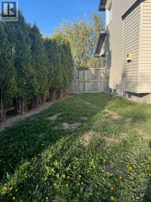 148 Stonegate Crescent NW