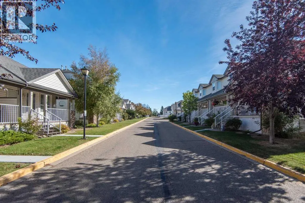 125, 33 Donlevy Avenue