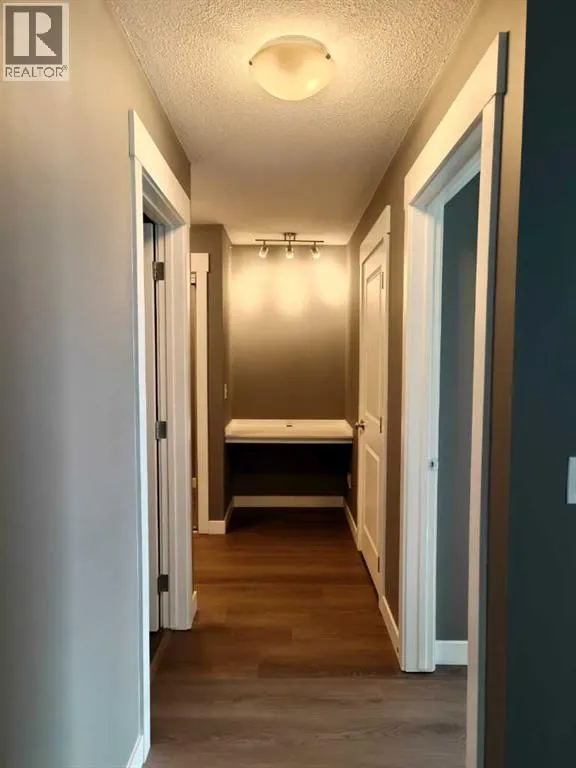 3402, 302 Skyview Ranch Drive NE