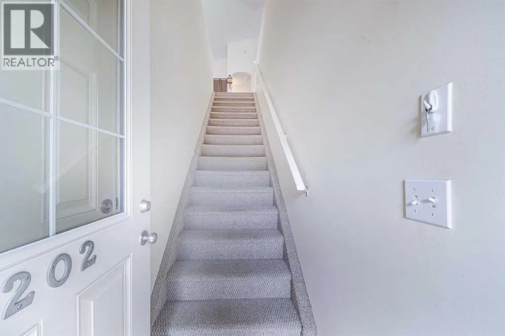 202, 31 Panatella Landing NW