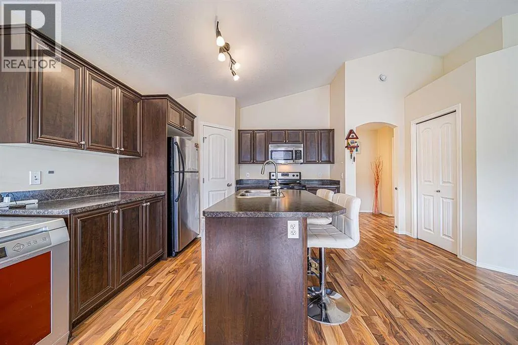 202, 31 Panatella Landing NW