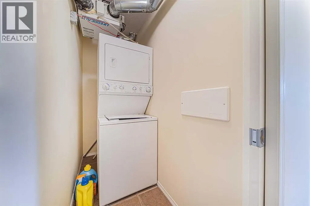 202, 31 Panatella Landing NW
