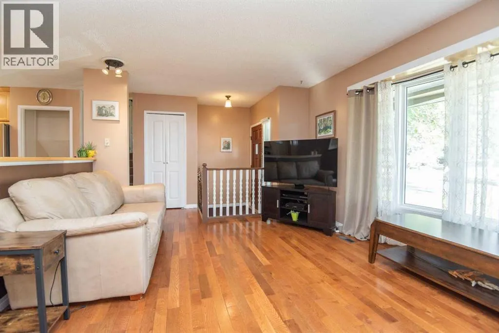 25 Oates Green