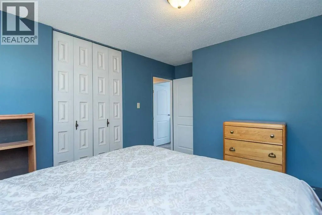 25 Oates Green