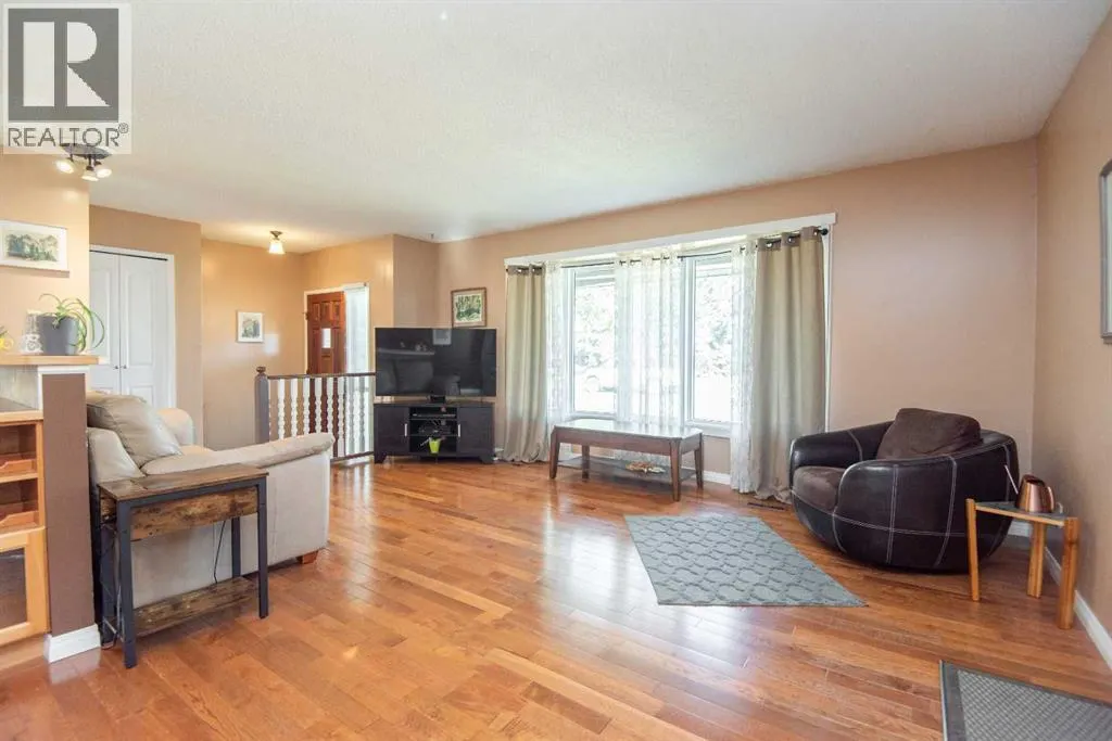 25 Oates Green