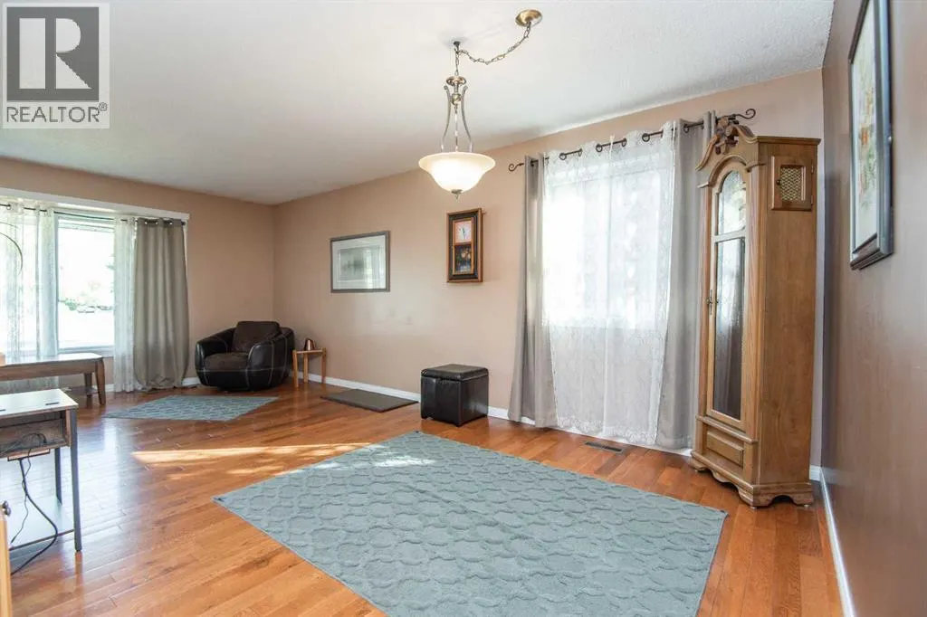 25 Oates Green