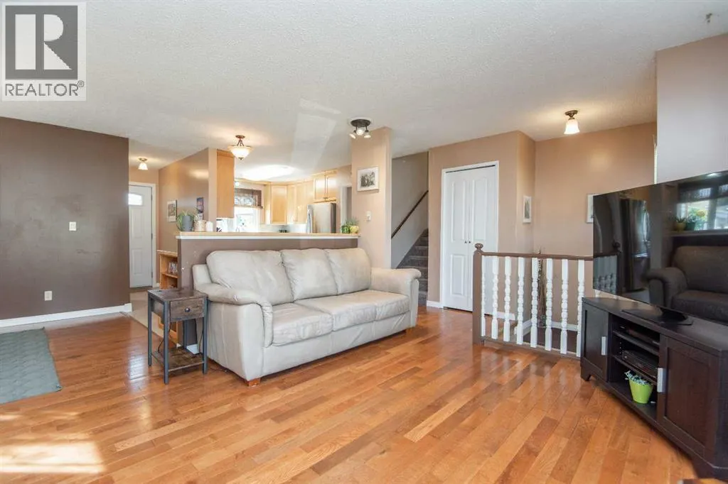 25 Oates Green