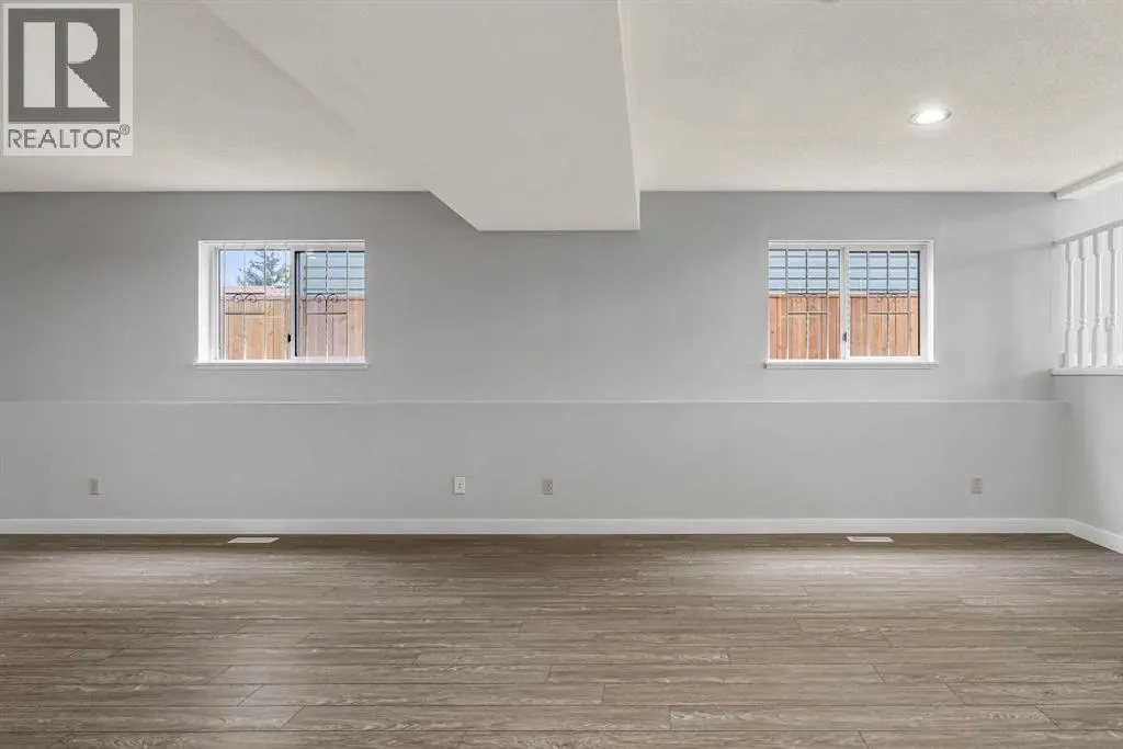 134 Laguna Circle NE