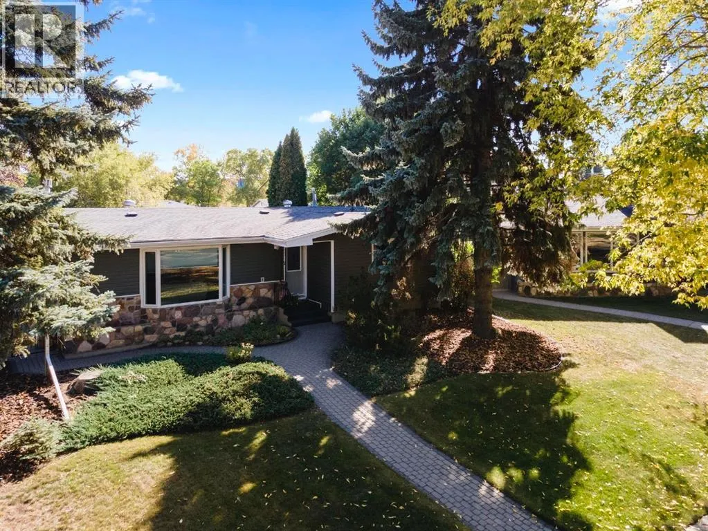 17 Montrose Avenue