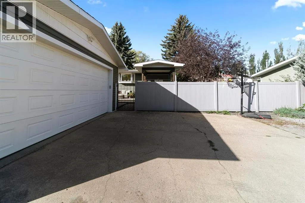 17 Montrose Avenue