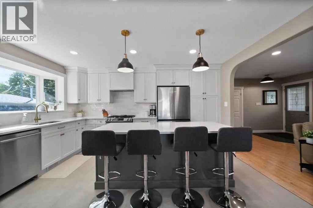 17 Montrose Avenue