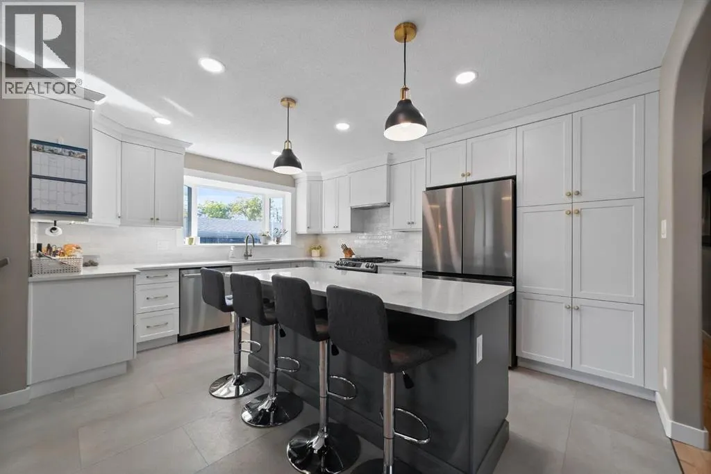 17 Montrose Avenue