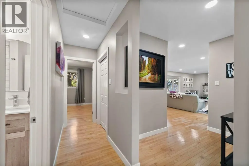 17 Montrose Avenue