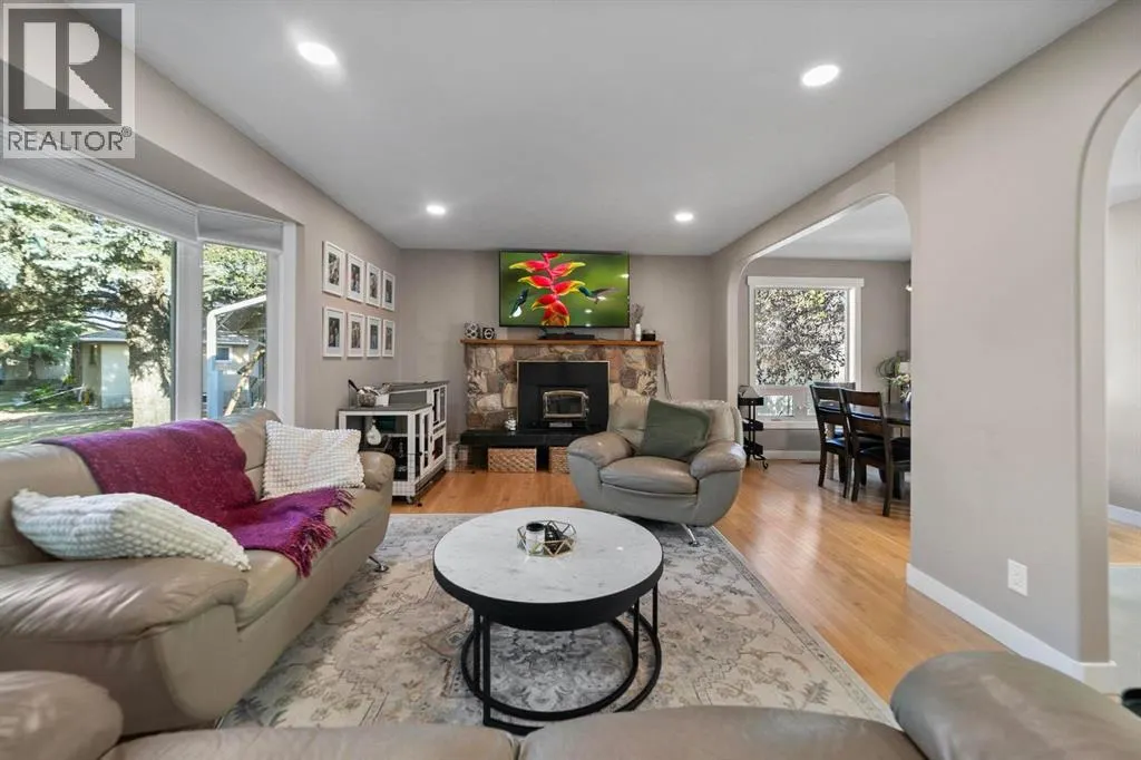 17 Montrose Avenue