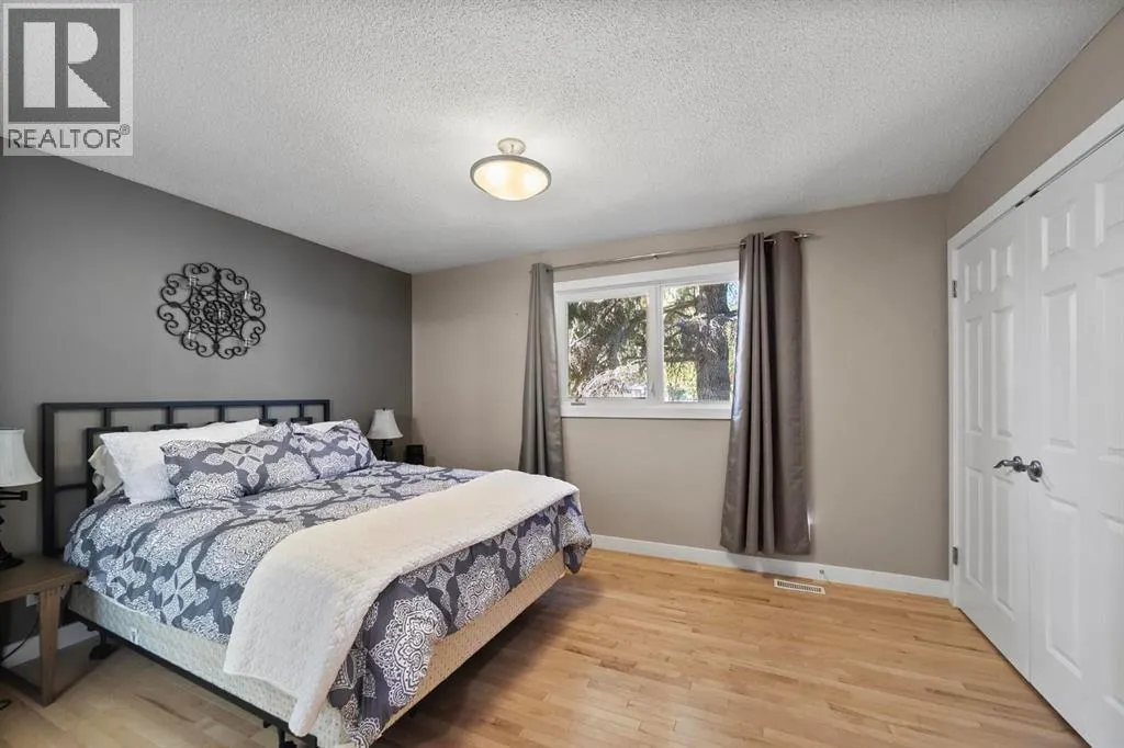 17 Montrose Avenue
