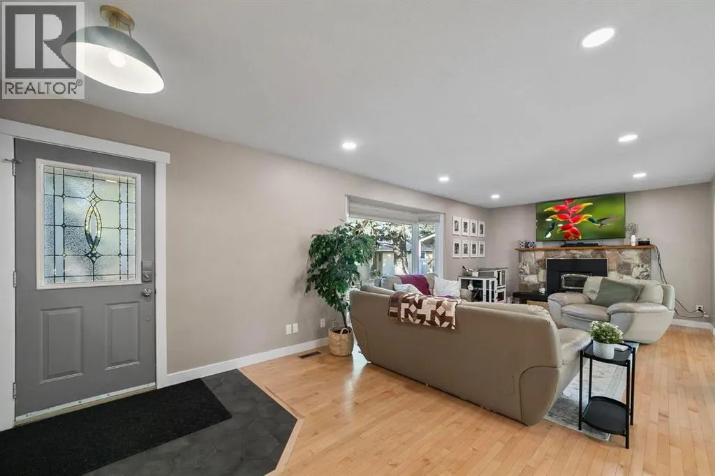 17 Montrose Avenue