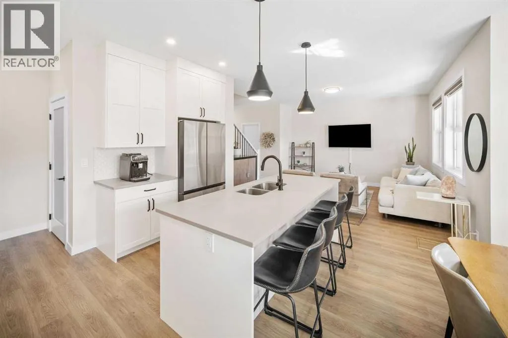 204, 201 Cooperswood Green SW