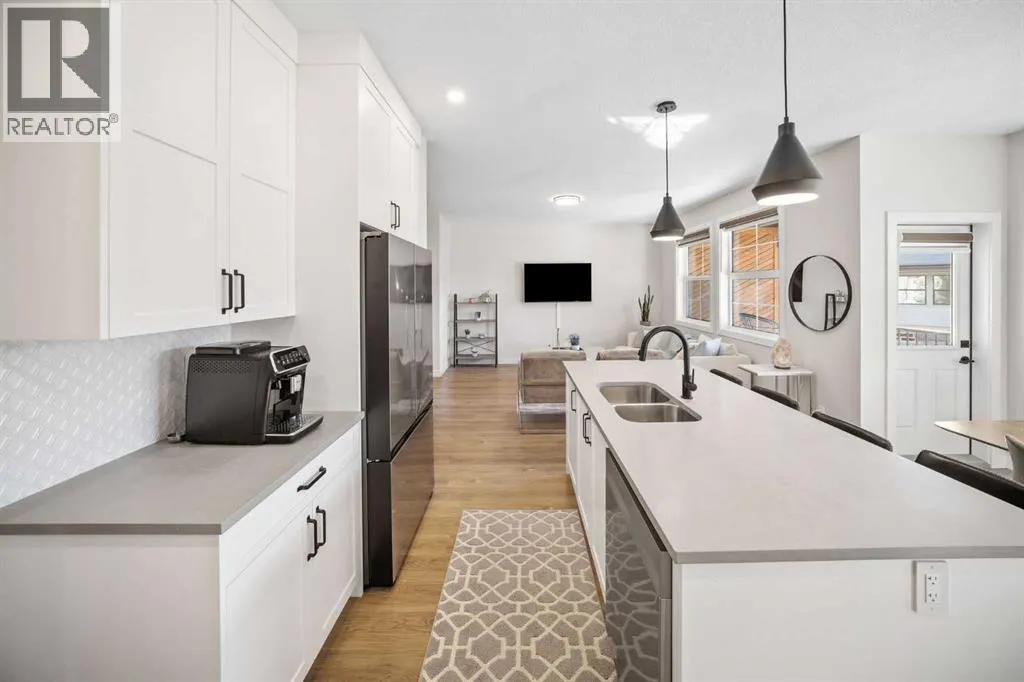 204, 201 Cooperswood Green SW