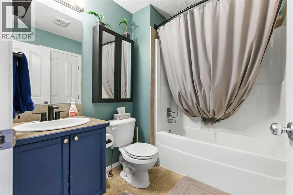 403, 703 Luxstone Square SW