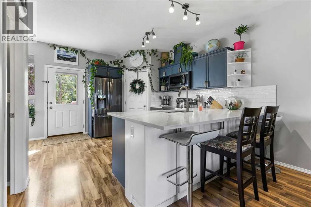 403, 703 Luxstone Square SW