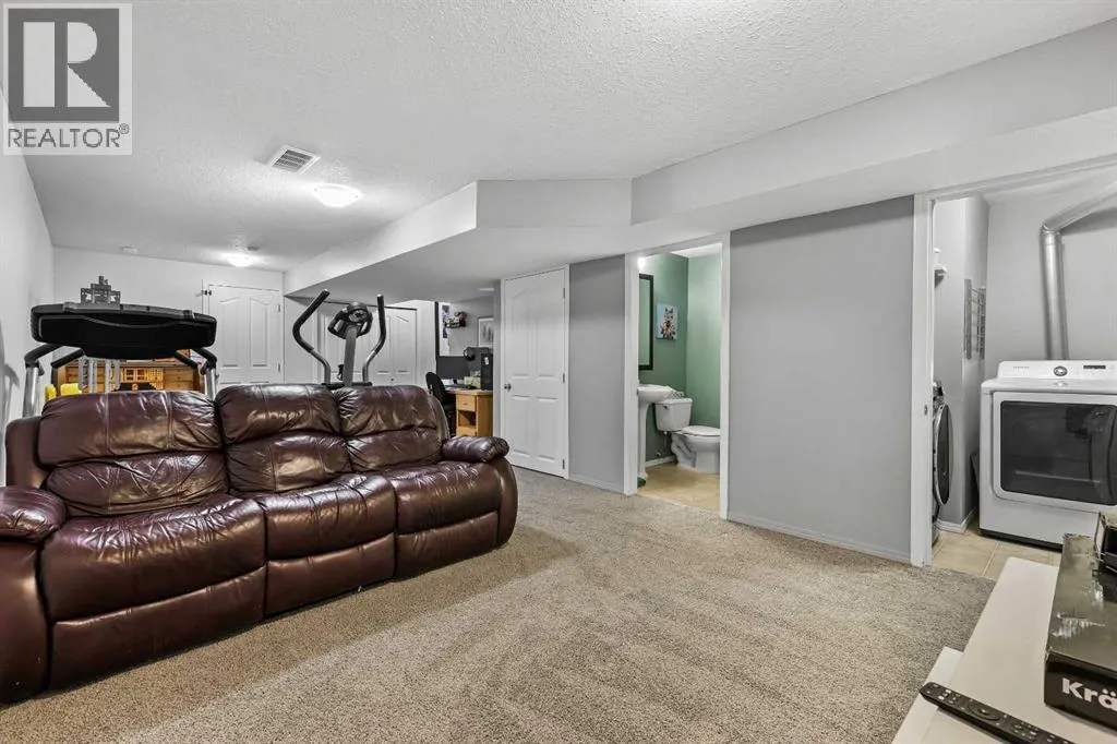 403, 703 Luxstone Square SW