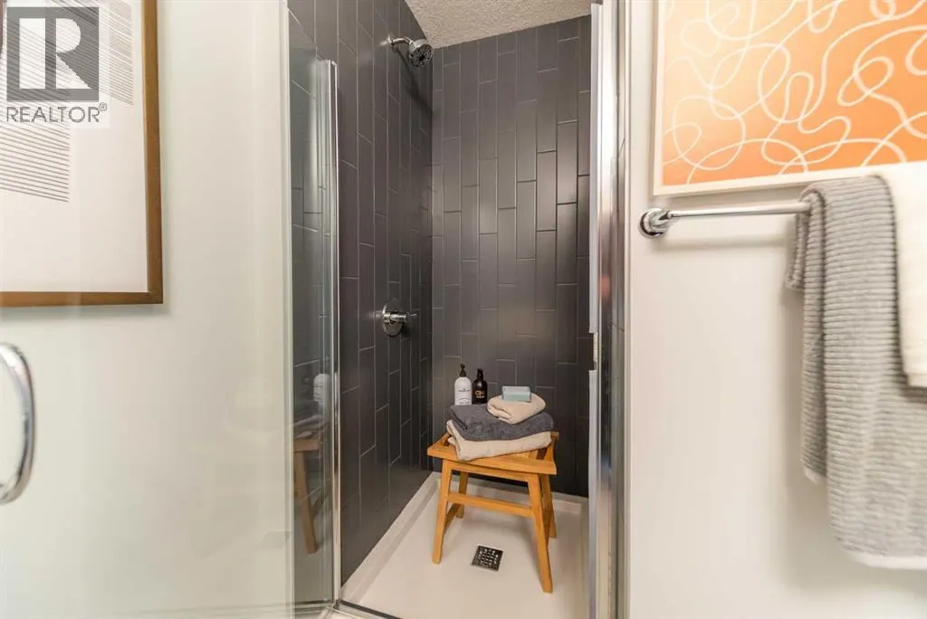 241, 380 Seton Villas SE
