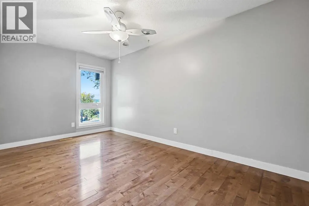 15, 5400 Dalhousie Drive NW