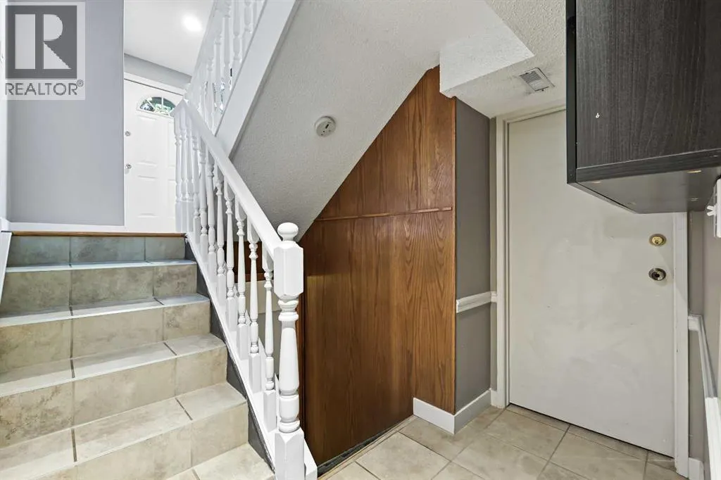 15, 5400 Dalhousie Drive NW