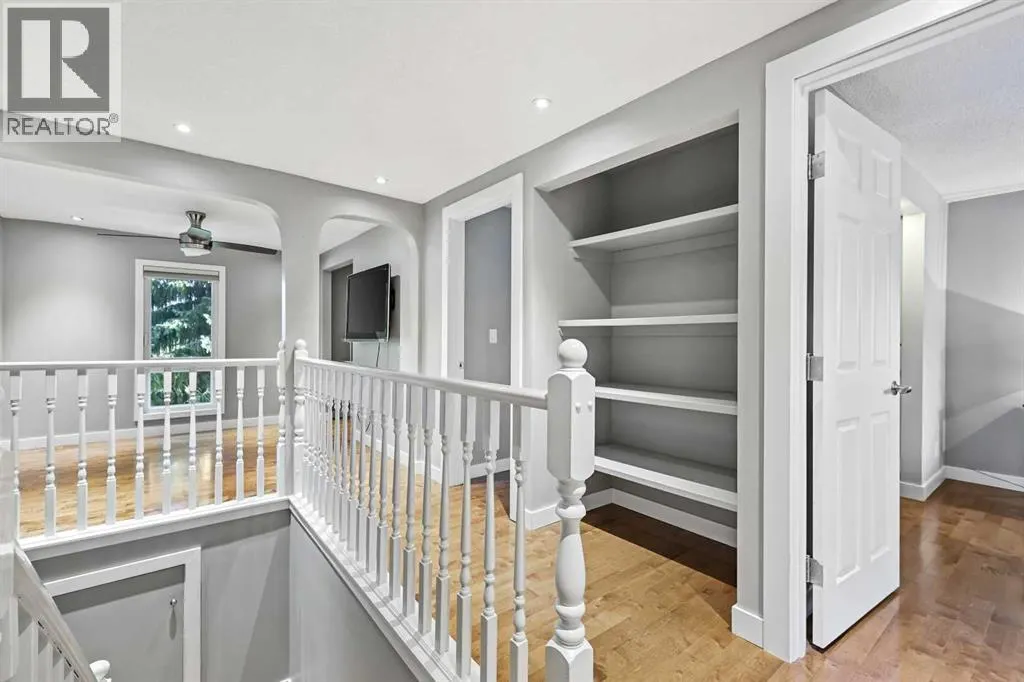 15, 5400 Dalhousie Drive NW