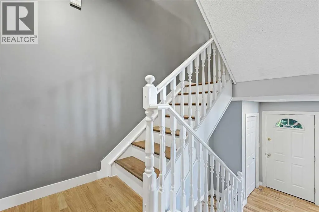 15, 5400 Dalhousie Drive NW
