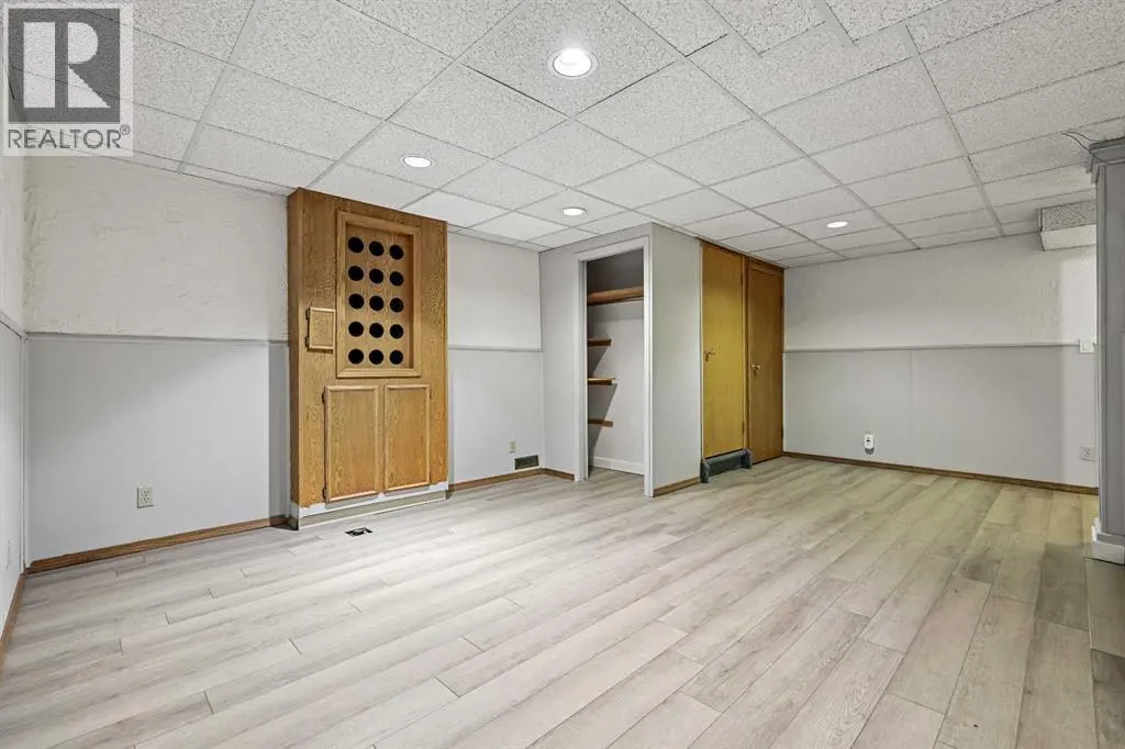 15, 5400 Dalhousie Drive NW