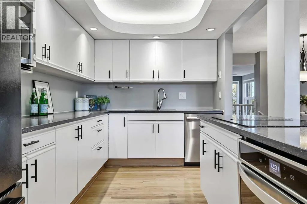 15, 5400 Dalhousie Drive NW