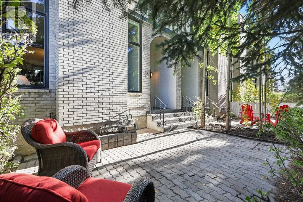 15, 5400 Dalhousie Drive NW