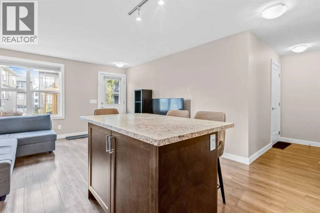 156 Evanscrest Gardens NW