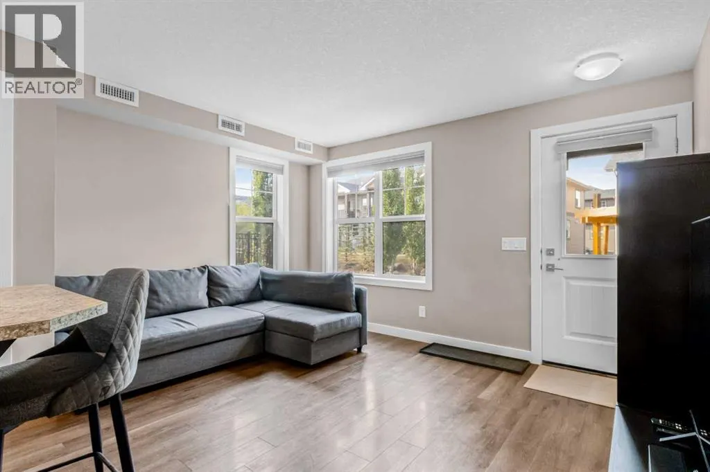 156 Evanscrest Gardens NW