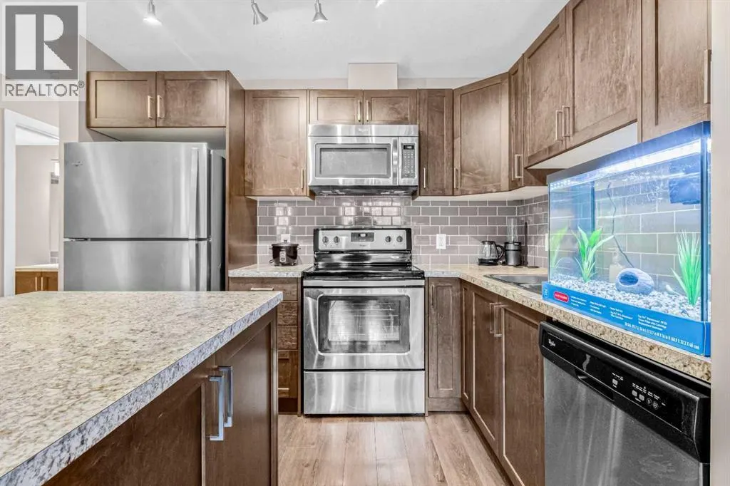 156 Evanscrest Gardens NW