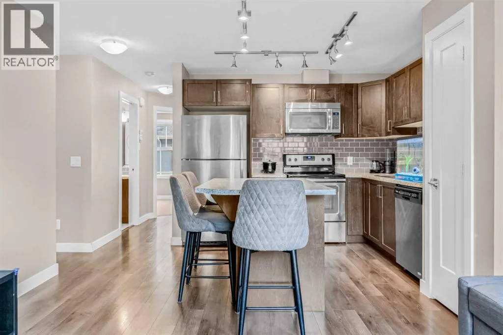 156 Evanscrest Gardens NW