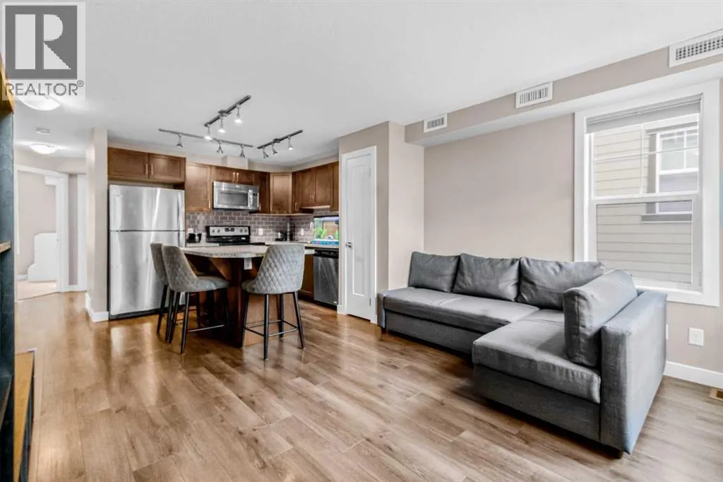 156 Evanscrest Gardens NW